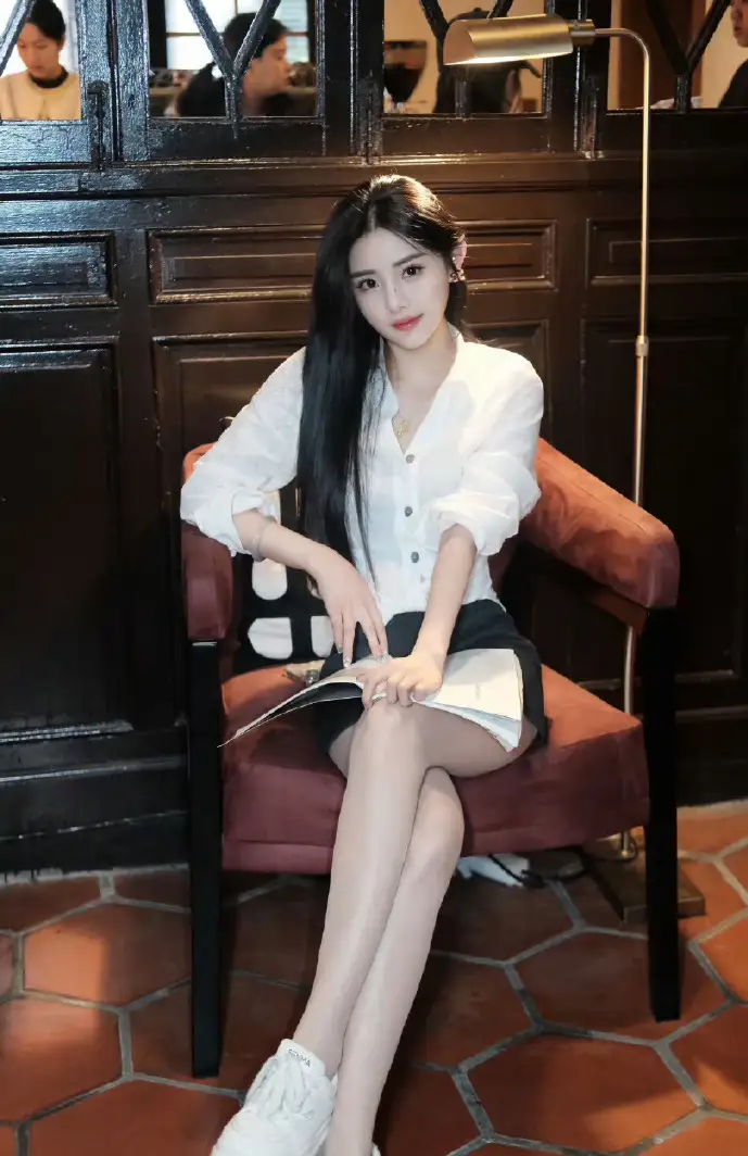 深夜使用倾听类App的年轻人